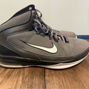 Nike AirMax Men's Basketball Shoes